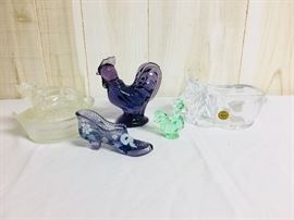 Fenton chicks and shoe.  Shoe is signed