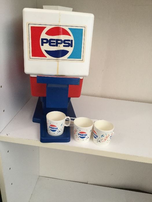 Vintage toy Pepsi fountain and cups 