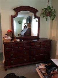  Family Heritage Estate Sales, LLC. New Jersey Estate Sales/ Pennsylvania Estate Sales. Wood Dresser with Mirror. 