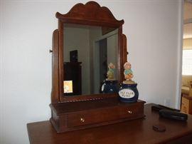 Dressing mirror with drawer