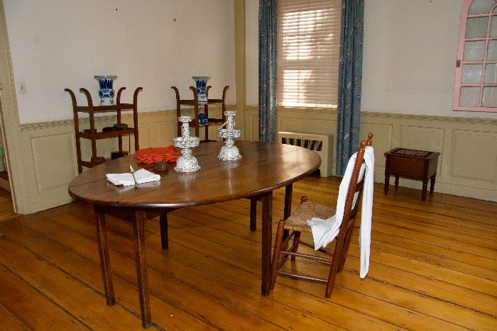 Pembroke Federalist Table