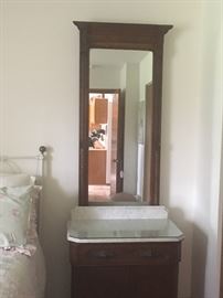  Commode & 7 foot mirror 