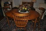 Heywood Wakefield Maple Dining Room Table w/6 Chairs.