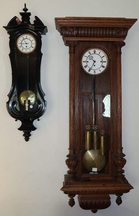 Serpentine clock