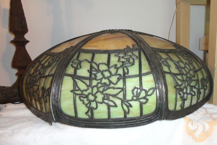 Amazing glass and lead lamp shade - needs small repair