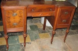 Wood dressing table