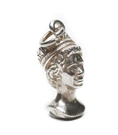 STERLING SILVER 1977 QUEEN ELIZABETH CHARM