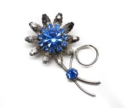 LOVELY LAYERED BLUE RHINESTONE FLOWER BROOCH
