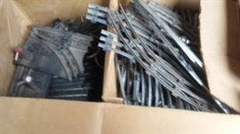 COLLECTION OF LIONEL TRAIN SETS O GUAGE AND HO GUAGE - TRACKS; BUILDINGS; CARS; ENGINES & MORE...