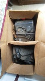 COLLECTION OF LIONEL TRAIN SETS O GUAGE AND HO GUAGE - TRACKS; BUILDINGS; CARS; ENGINES & MORE...