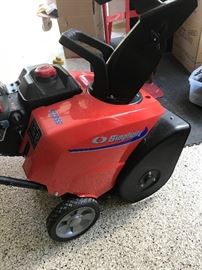 SIMPLICITY SS822e Snow Blower.   Hardly Used.