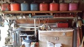 OLD GE SINK & OUTBOARD MOTOR 6 GALLON GAS CANS