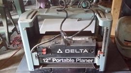 WORKING DELTA 12" PORTABLE PLANER