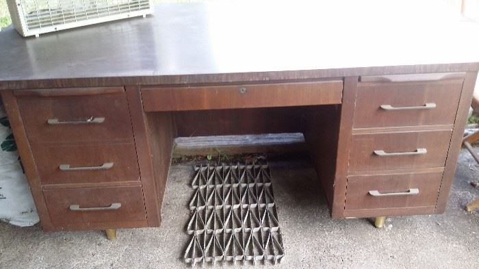 VINTAGE 60'S TEAK WOOD DESK with ORIGINAL FORMICA TOP (NEEDS CLEANING BUT IN GOOD CONDITION)