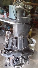 OUTBOARD MOTOR FOR PARTS OR REPAIIR