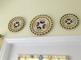 Pretty decorator plates