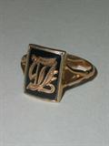 English Victorian 9K gold "Mourning" ring with initial. Onyx stone, size 6 1/2 and weighs 2.8 grams