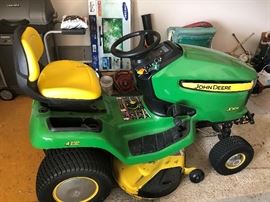 John Deere  Riding Lawn Mower