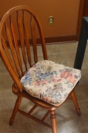 6 dining room chairs with spindle backs