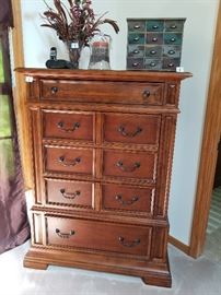 chest of drawers