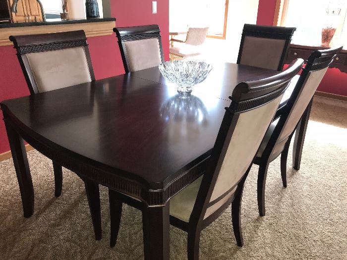 Gorgeous dining room table 