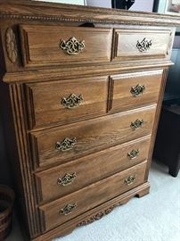 Chest of drawers 