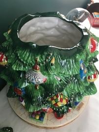 Gorgeous Christopher Radko Christmas tree cookie jar! 