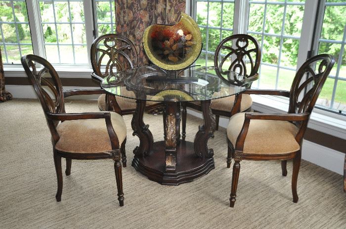 Fantastic 46” round glass dining table/game table!