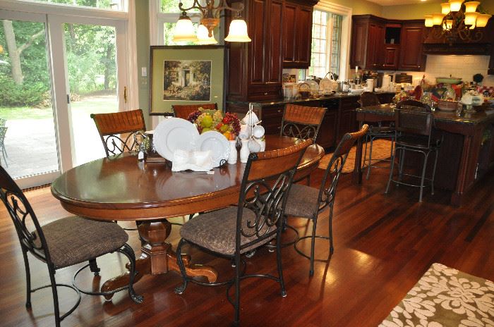 Phenomenal kitchen overflowing with great kitchenware perfect for entertaining!