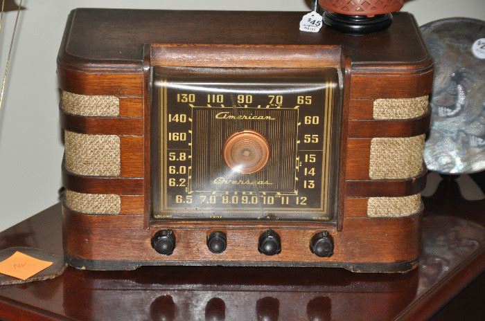 Vintage Crosley American Overseas broadcast shortwave radio