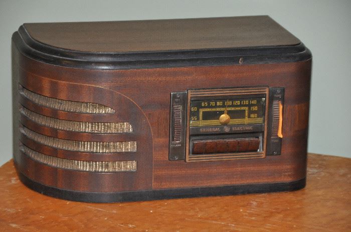 Vintage non working General Electric h 624 Radio