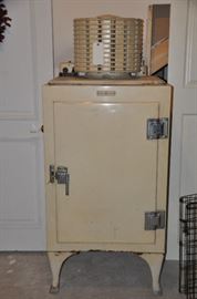 Antique General Electric fridge!!