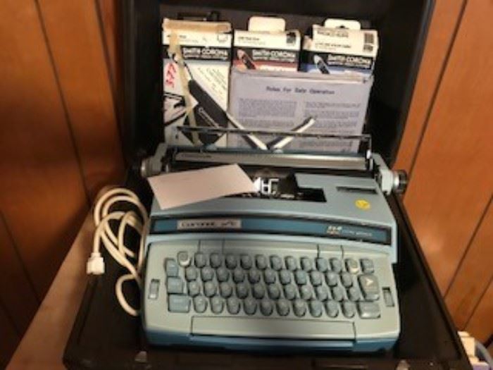 Coronet Super 12 Typewriter