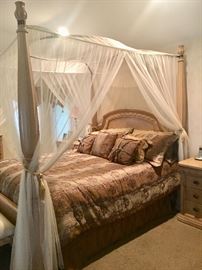 Bernhard king bedroom set
