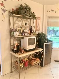 Bakers rack