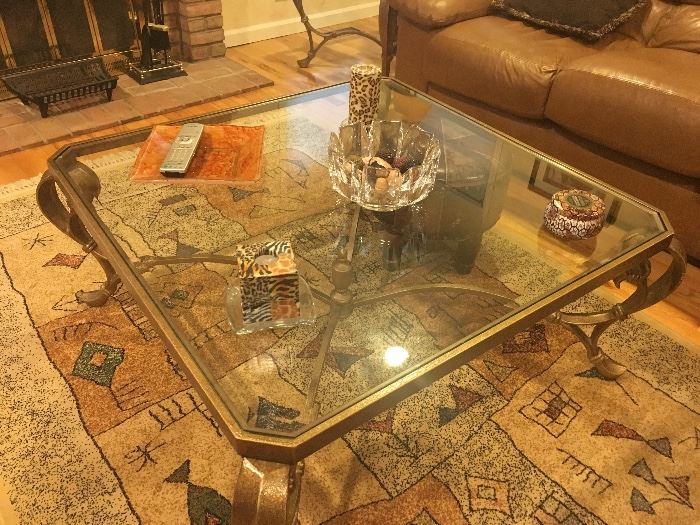 Coffee tables & end tables