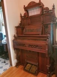 Newman Brothers Pump Organ - one pump not working $295