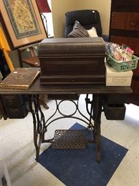 Another vintage sewing machine