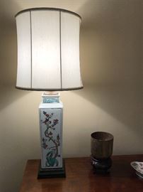 Asian vase lamp