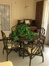 Ratan Patio table and 6 chairs
