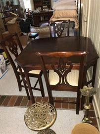 Henkel-Harris card table and 4 chairs