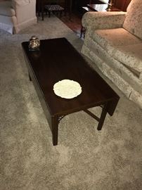 Kittinger drop-leaf coffee table