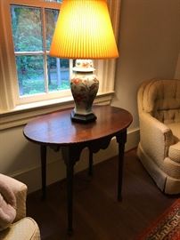 Oval occasional table