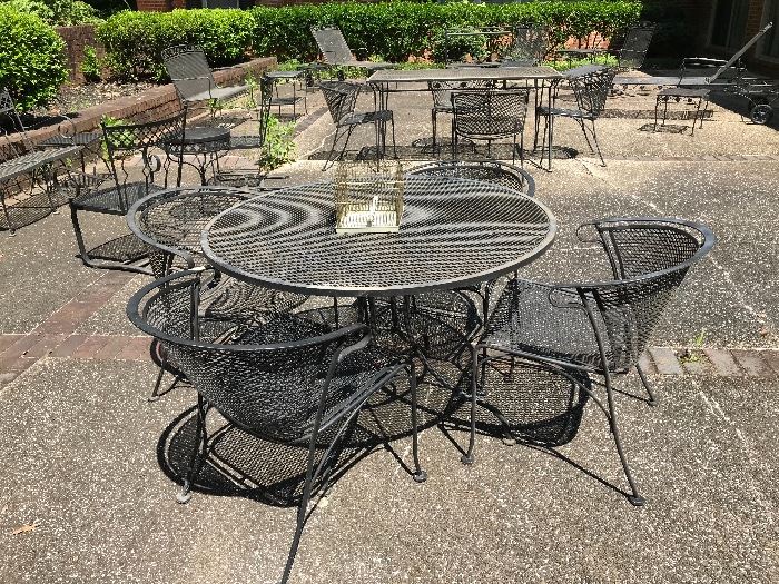 Wrought iron patio round table with 4 chairs