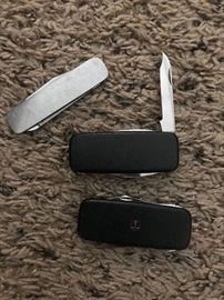Various pocket knives