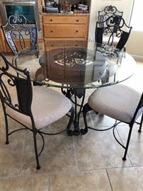Dining Table w 6 Chairs