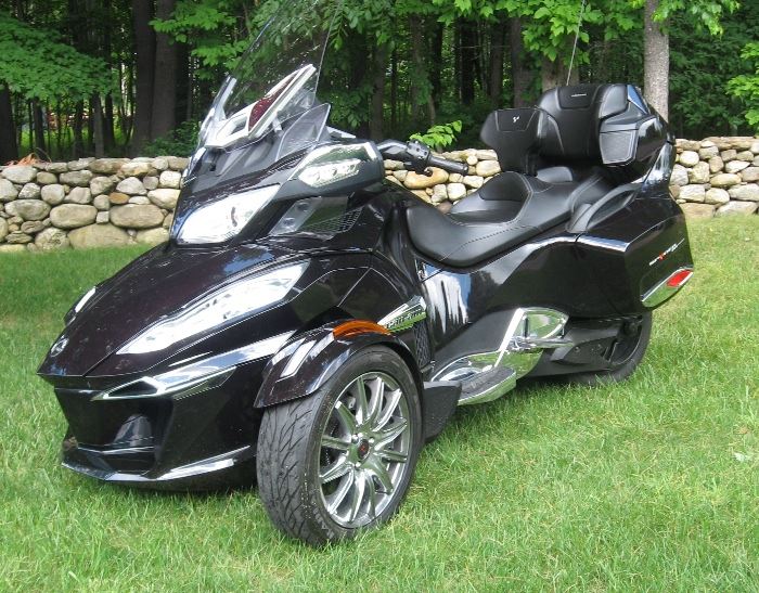 2014 CAN-AM Spyder RT Limited only 1900 miles selling for $19,610.00