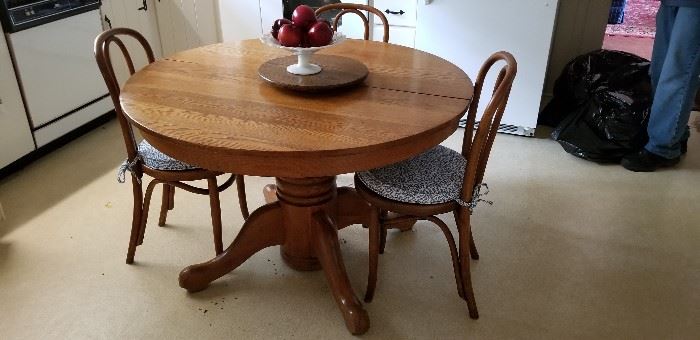 42 Inch Dining Table w/Chairs