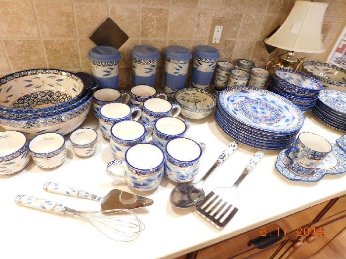 Over 90 pieces of Temp-tations ovenware. Old world.