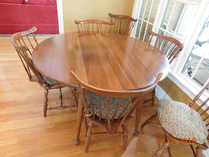 Pennsylvania House cherry dining set, with four leaves.